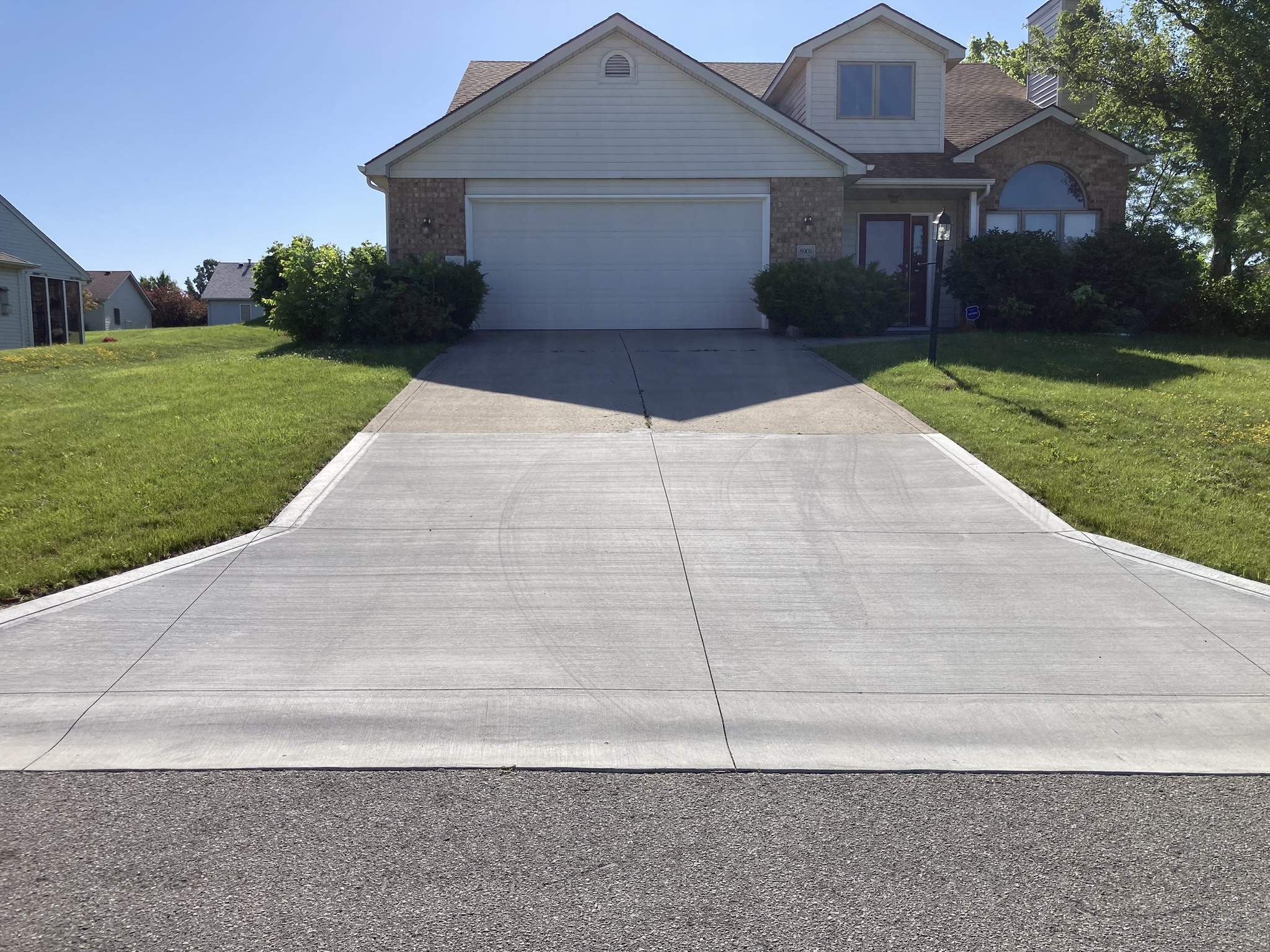 Snowgoose Ln drive approach - after