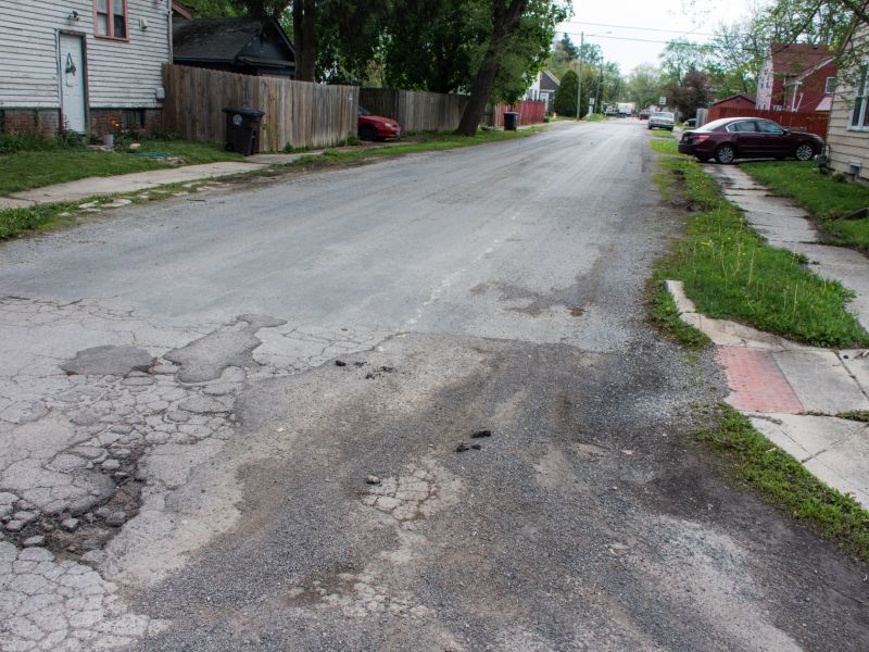 Photo showing street conditions of Eckart street