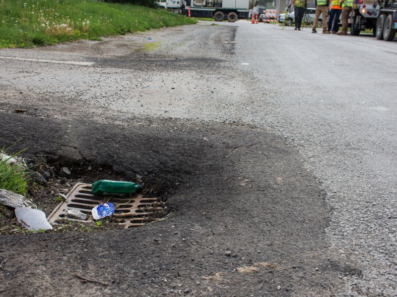 Photo showing street conditions of Eckart street